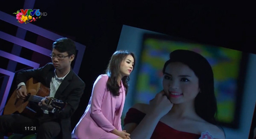 Hoa hậu Kỳ Duyên thể hiện giọng hát ngọt ngào trên sóng truyền hình  5