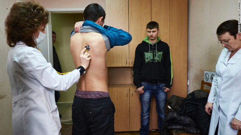Hình ảnh cuộc sống thực 'thời chiến' ở Ukraine 17