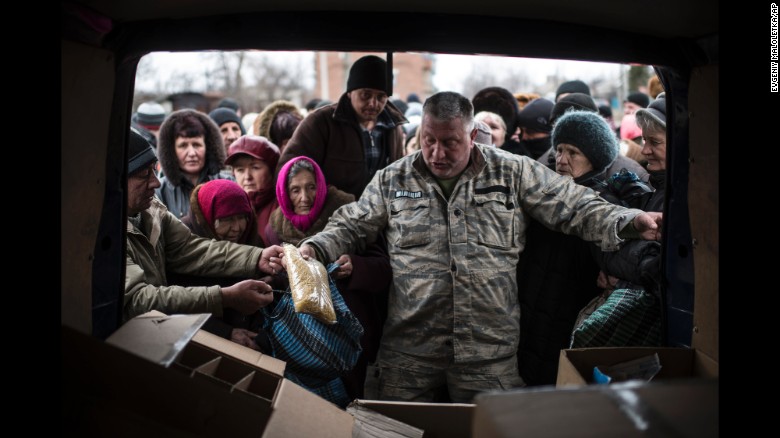 Hình ảnh cuộc sống thực 'thời chiến' ở Ukraine 9