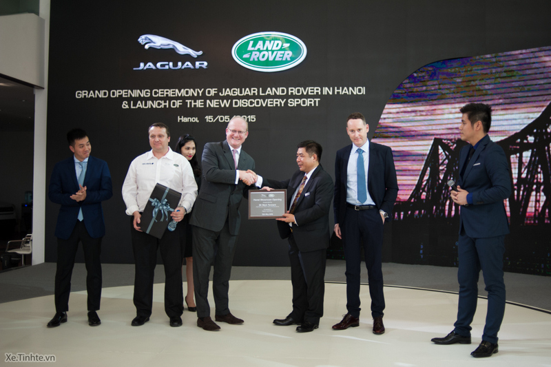 Hà Nội :Khai trương showroom Jaguar Land Rover, ra mắt Discovery Sport 2015 1