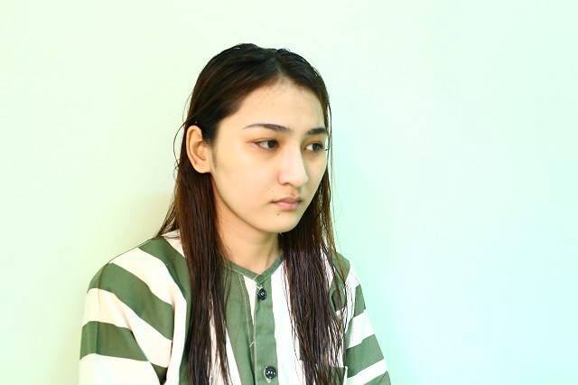Bị yêu cầu dừng xe kiểm tra, cô gái 20 tuổi xinh như hot girl đánh xé áo công an giữa đường - Ảnh 1. Bị yêu cầu dừng xe kiểm tra, gái xinh đánh xé áo công an giữa đường 1
