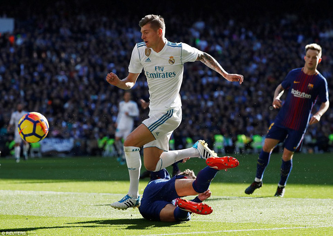 Đánh úp thành công, Barca dìm Real Madrid xuống tận cùng thất vọng - Ảnh 13. 'Đánh úp' thành công, Barca dìm Real Madrid xuống tận cùng thất vọng 12