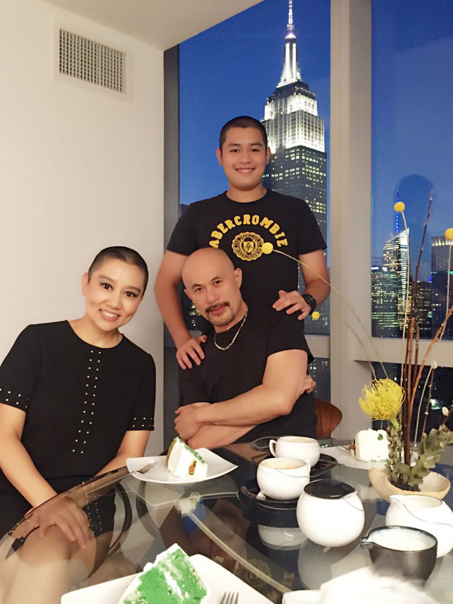 Chuyện tình như cổ tích và hành động khó tin của vợ ông vua phim cấp ba Hong Kong - Ảnh 8. Chuyện tình như cổ tích và hành động khó tin của vợ 'ông vua phim cấp ba Hong Kong' 8