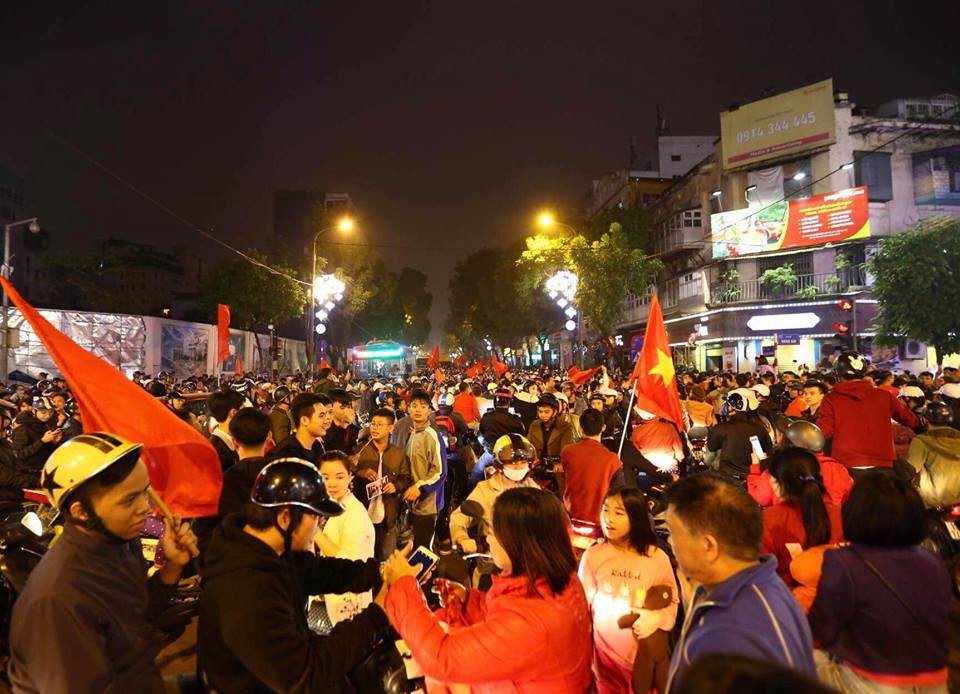Cả nước vỡ òa với chiến tích lịch sử của U23 Việt Nam - Ảnh 7. Cả nước vỡ òa với chiến tích lịch sử của U23 Việt Nam 7