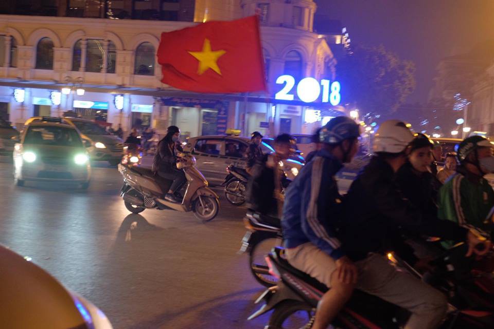 Cả nước vỡ òa với chiến tích lịch sử của U23 Việt Nam - Ảnh 3. Cả nước vỡ òa với chiến tích lịch sử của U23 Việt Nam 3
