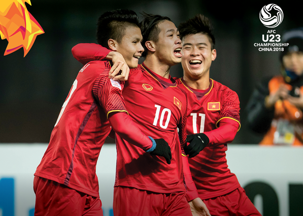Con đang ngủ, ông bố đau khổ ăn mừng chiến thắng của U23 Việt Nam trong im lặng - Ảnh 1. Con đang ngủ, ông bố đau khổ ăn mừng chiến thắng của U23 Việt Nam trong im lặng 1