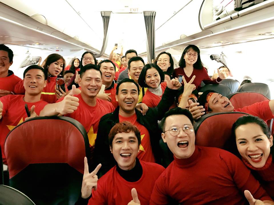Clip: Bình Minh và dàn sao Việt hào hứng bay sang Trung Quốc lúc 4 giờ sáng để kịp cổ vũ U23 Việt Nam - Ảnh 5. Clip: Bình Minh và dàn sao Việt hào hứng bay sang Trung Quốc lúc 4 giờ sáng để kịp cổ vũ U23 Việt Nam 4