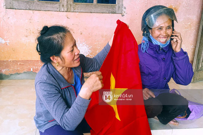 Anh em Tiến Dũng U23 về nhà ăn Tết, mua tivi mới cho gia đình vì muốn chúng con đá ở đâu, bố mẹ cũng có thể nhìn thấy - Ảnh 3. Anh em Tiến Dũng U23 về nhà ăn Tết, mua tivi mới cho gia đình vì muốn 'chúng con đá ở đâu, bố mẹ cũng có thể nhìn thấy' 2
