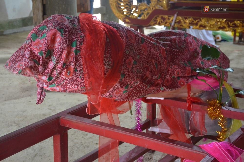 Người chế tác của quý khổng lồ trong lễ hội Ná Nhèm: Tôi phải làm âm thầm, giấu cả làng không được tiết lộ cho ai - Ảnh 1. Người chế tác 'của quý khổng lồ' trong lễ hội Ná Nhèm: 'Tôi phải làm âm thầm, giấu cả làng không được tiết lộ cho ai' 1