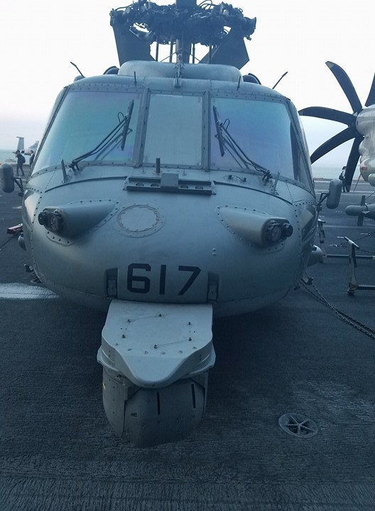 Dàn máy bay 'khủng' trên tàu sân bay Mỹ USS Carl Vinson ở Đà Nẵng: Có treo vũ khí không? 3