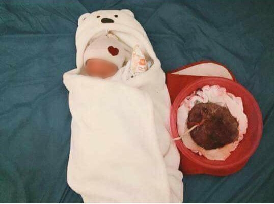 Mẹ bầu ở Hưng Yên gây sốc khi sinh con tại nhà, không chích ngừa, không cắt dây rốn cho con 1