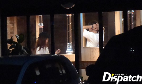 Dispatch cuối cùng đã ra tay, tung ảnh hẹn hò của Park Shin Hye và đàn em điển trai - Ảnh 4. Dispatch cuối cùng đã ra tay, tung ảnh hẹn hò của Park Shin Hye và đàn em điển trai 4