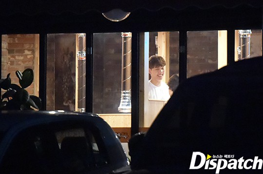Dispatch cuối cùng đã ra tay, tung ảnh hẹn hò của Park Shin Hye và đàn em điển trai - Ảnh 6. Dispatch cuối cùng đã ra tay, tung ảnh hẹn hò của Park Shin Hye và đàn em điển trai 6