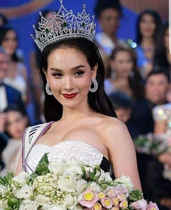'So găng' nhan sắc của Hương Giang với 12 cựu Hoa hậu Chuyển giới Quốc tế: Ai hơn ai? 24