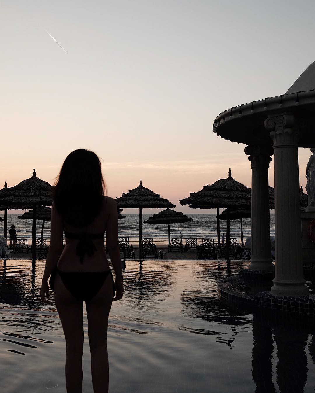 Chưa đến hè mà hot girl Việt đã sexy hết cỡ với bikini rồi! 21
