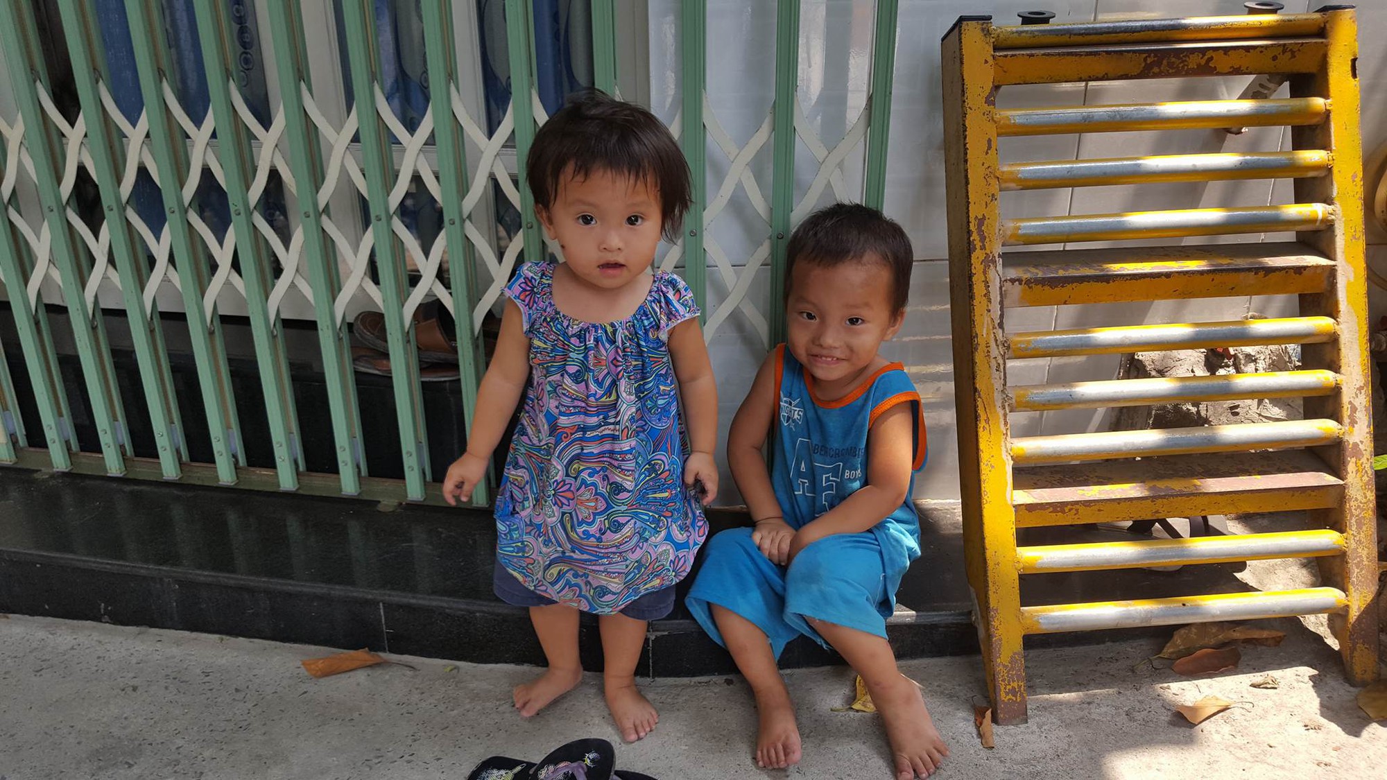 Tìm thấy bé gái 8 tuổi mất tích sau khi đón xe buýt từ làng ĐH Quốc Gia xuống trung tâm Sài Gòn trong lúc đi ăn xin - Ảnh 4. Tìm thấy bé gái 8 tuổi mất tích sau khi đón xe buýt từ làng ĐH Quốc Gia xuống trung tâm Sài Gòn trong lúc đi ăn xin 4
