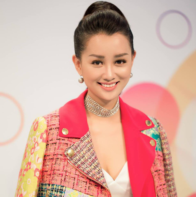 Cận cảnh gu ăn mặc sexy của nữ MC VTV - Ảnh 2. Cận cảnh gu ăn mặc sexy của nữ MC VTV 2