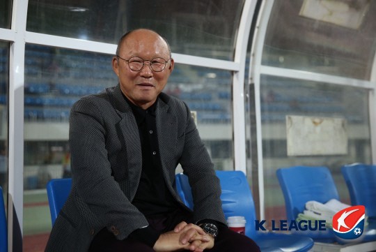 Báo Hàn: 'HLV Park Hang-seo cần tương lai của bóng đá Việt chứ không phải tiền bạc' 1