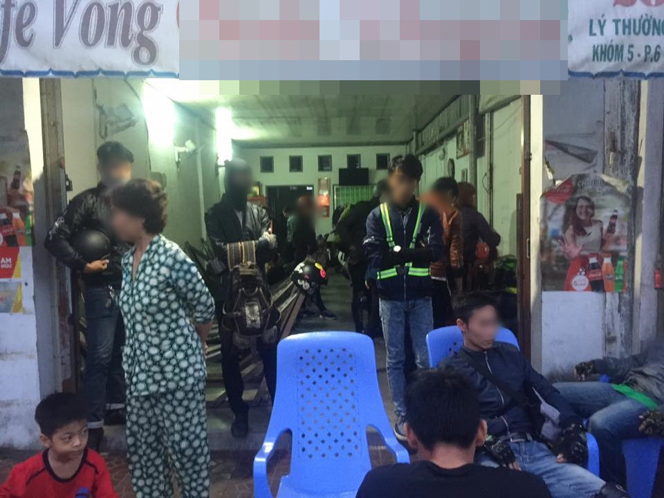 Trưởng nhóm phượt 28 người chê tiền thuê võng 400k quá đắt lên tiếng: 2 người đăng bài tố quán không phải thành viên của nhóm, chúng mình cảm thấy bị xúc phạm - Ảnh 1. Trưởng nhóm phượt 28 người chê tiền thuê võng 400k quá đắt lên tiếng: '2 người đăng bài tố quán không phải thành viên của nhóm, chúng mình cảm thấy bị xúc phạm' 1