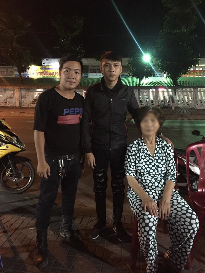 Cuộc sống đảo lộn của bà chủ cafe võng sau khi 28 phượt thủ đăng đàn chê đắt: Dì Hai phải tháo biển hiệu, sợ đốt nhà nên cả đêm không ngủ - Ảnh 5. Cuộc sống đảo lộn của bà chủ cafe võng sau khi 28 phượt thủ 'đăng đàn' chê đắt: Dì Hai phải tháo biển hiệu, sợ đốt nhà nên cả đêm không ngủ 7