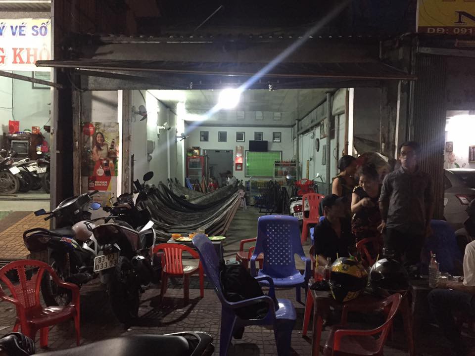 Cuộc sống đảo lộn của bà chủ cafe võng sau khi 28 phượt thủ đăng đàn chê đắt: Dì Hai phải tháo biển hiệu, sợ đốt nhà nên cả đêm không ngủ - Ảnh 4. Cuộc sống đảo lộn của bà chủ cafe võng sau khi 28 phượt thủ 'đăng đàn' chê đắt: Dì Hai phải tháo biển hiệu, sợ đốt nhà nên cả đêm không ngủ 6