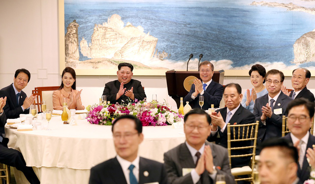 Tổng thống Hàn Quốc mở tiệc chiêu đãi nhà lãnh đạo Triều Tiên 5