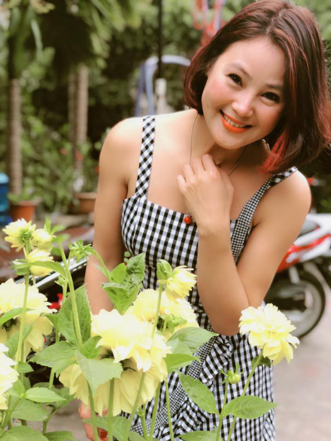 Vẻ xinh đẹp ngoài đời của chị bán cua phim Phía trước là bầu trời đang gây sốt - Ảnh 8. Vẻ xinh đẹp ngoài đời của chị bán cua phim 'Phía trước là bầu trời' đang gây sốt 7