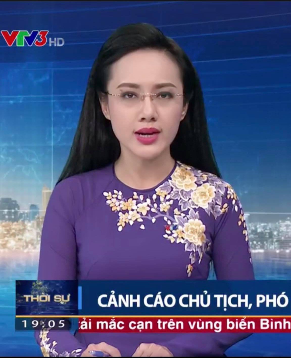 BTV Hoài Anh băn khoăn hỏi khán giả về kiểu tóc hợp nhất và nhận được câu trả lời bất ngờ - Ảnh 5. BTV Hoài Anh băn khoăn hỏi khán giả về kiểu tóc hợp nhất và nhận được câu trả lời bất ngờ 5