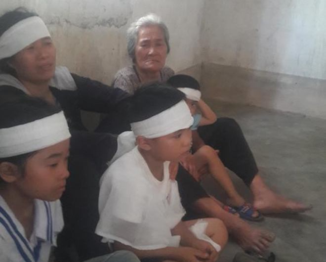 Nghi vợ ngoại tình, chồng thắt cổ tự tử trên cây khế - Ảnh 1. Nghi vợ ngoại tình, chồng treo cổ trong vườn nhà 1