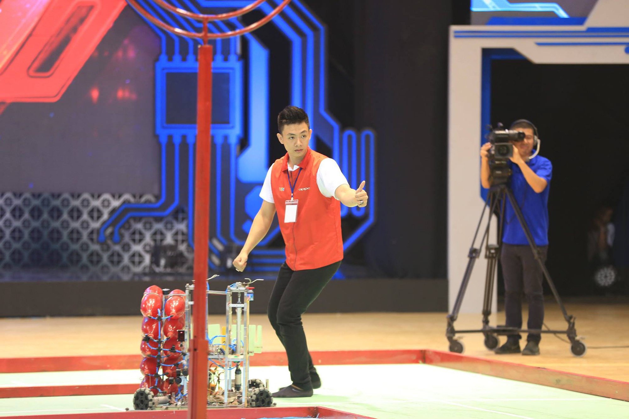 Khai mạc vòng chung kết Robocon 2018: Cả trời ký ức tuổi thơ của thế hệ 8x, 9x bỗng ùa về - Ảnh 2. Khai mạc vòng chung kết Robocon 2018: Cả trời ký ức tuổi thơ của thế hệ 8x, 9x bỗng ùa về 2