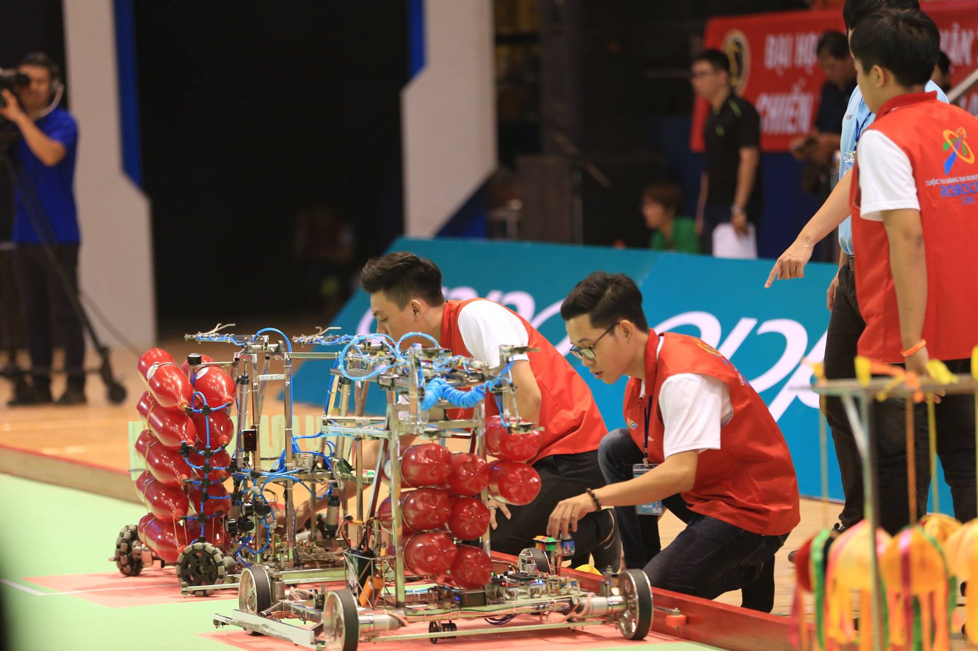 Khai mạc vòng chung kết Robocon 2018: Cả trời ký ức tuổi thơ của thế hệ 8x, 9x bỗng ùa về - Ảnh 4. Khai mạc vòng chung kết Robocon 2018: Cả trời ký ức tuổi thơ của thế hệ 8x, 9x bỗng ùa về 4
