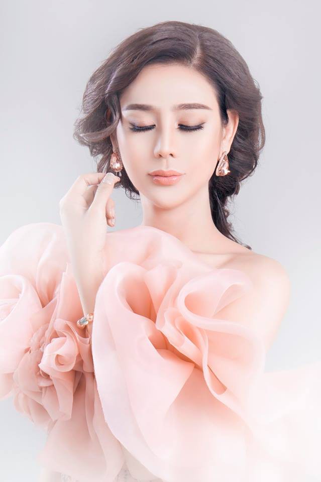 Nhan sắc của người đẹp chuyển giới Lâm Khánh Chi ở tuổi 41 - Ảnh 1. Nhan sắc của người đẹp chuyển giới Lâm Khánh Chi ở tuổi 41 1