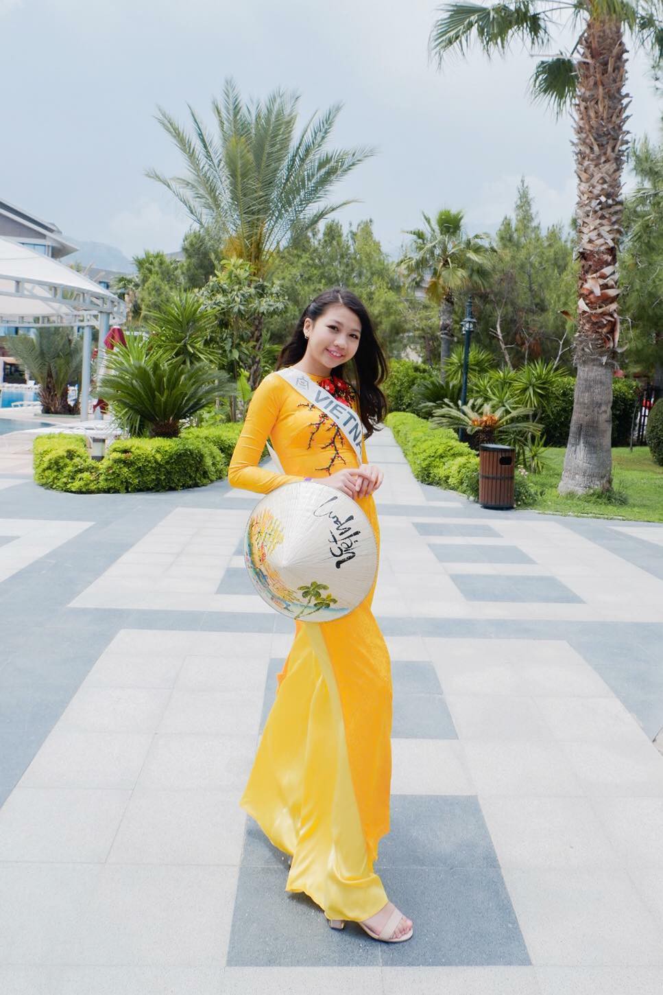 Mới 13 tuổi mà đã cao 1m72, cô bé Việt giành ngay ngôi vị Hoa hậu Hoàn vũ nhí 2018 - Ảnh 2. Mới 13 tuổi mà đã cao 1m72, cô bé Việt Nam giành ngay ngôi vị Hoa hậu Hoàn vũ nhí 2018 2