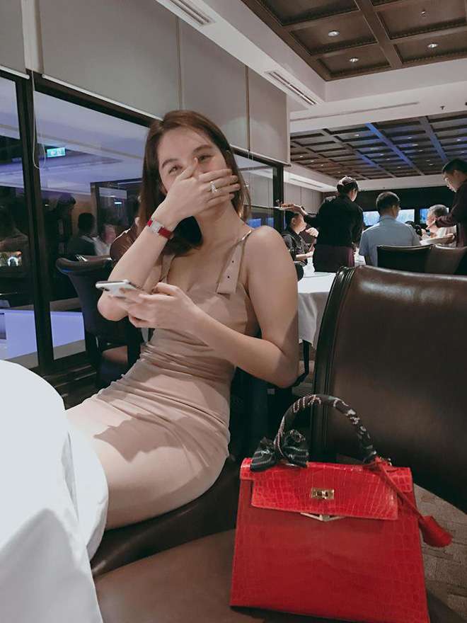 Khối tài sản triệu người mơ ước và sự thay đổi bất ngờ của Ngọc Trinh - Ảnh 13. Khối tài sản triệu người mơ ước và sự thay đổi bất ngờ của Ngọc Trinh 13