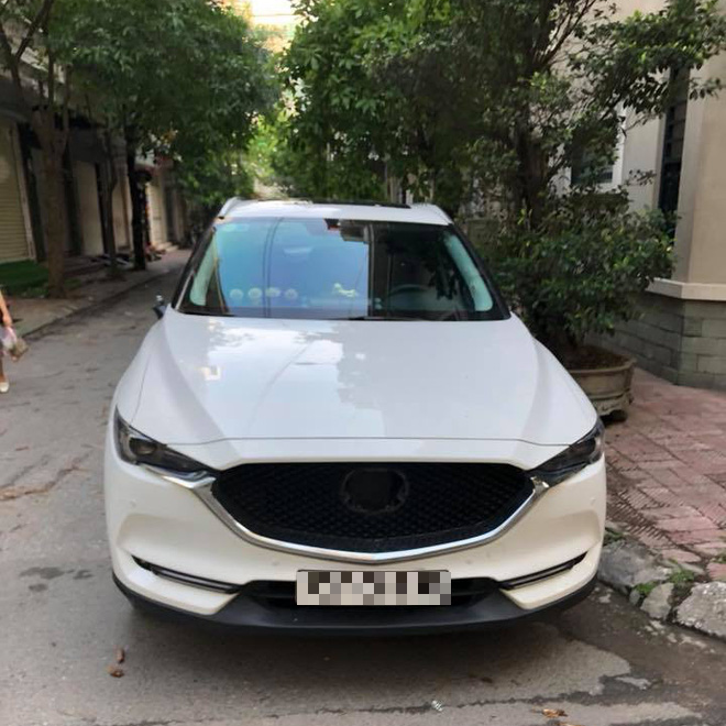 Trộm gương xưa rồi, bây giờ phải trộm theo combo: logo, gạt mưa, chữ hiệu... có gì thò ra là lấy hết - Ảnh 1. Trộm gương xưa rồi, bây giờ phải trộm theo combo: logo, gạt mưa, chữ hiệu... có gì thò ra là lấy hết 1