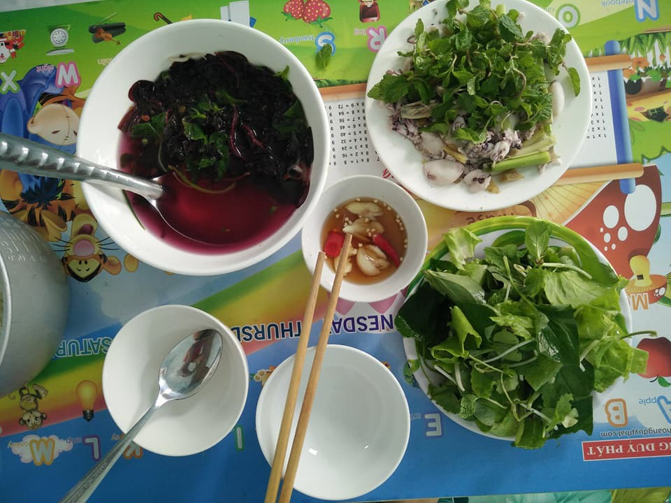 Hào hứng khoe mẹ chồng ảnh bữa cơm thanh mát, con dâu bị mắng là keo kiệt, cố ý tiết kiệm tiền đem về nhà mẹ đẻ - Ảnh 4. Hào hứng khoe mẹ chồng ảnh 'bữa cơm thanh mát', con dâu bị mắng là keo kiệt, cố ý tiết kiệm tiền đem về nhà mẹ đẻ 4