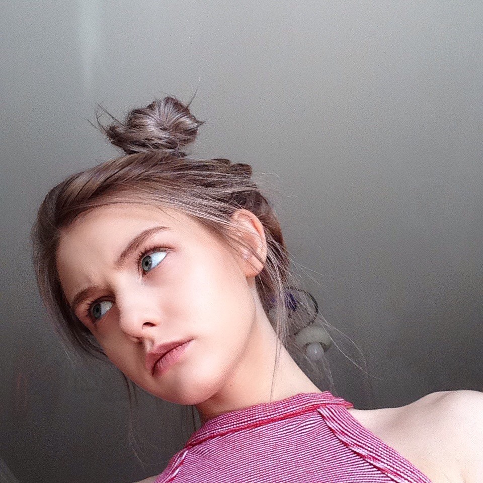 Hot girl Nga 20 tuổi đẹp như thiên thần, vừa cất giọng hát ai cũng nức nở: Người đâu hoàn hảo thế! - Ảnh 4. Hot girl Nga 20 tuổi đẹp như thiên thần, vừa cất giọng hát ai cũng nức nở: Người đâu hoàn hảo thế! 5
