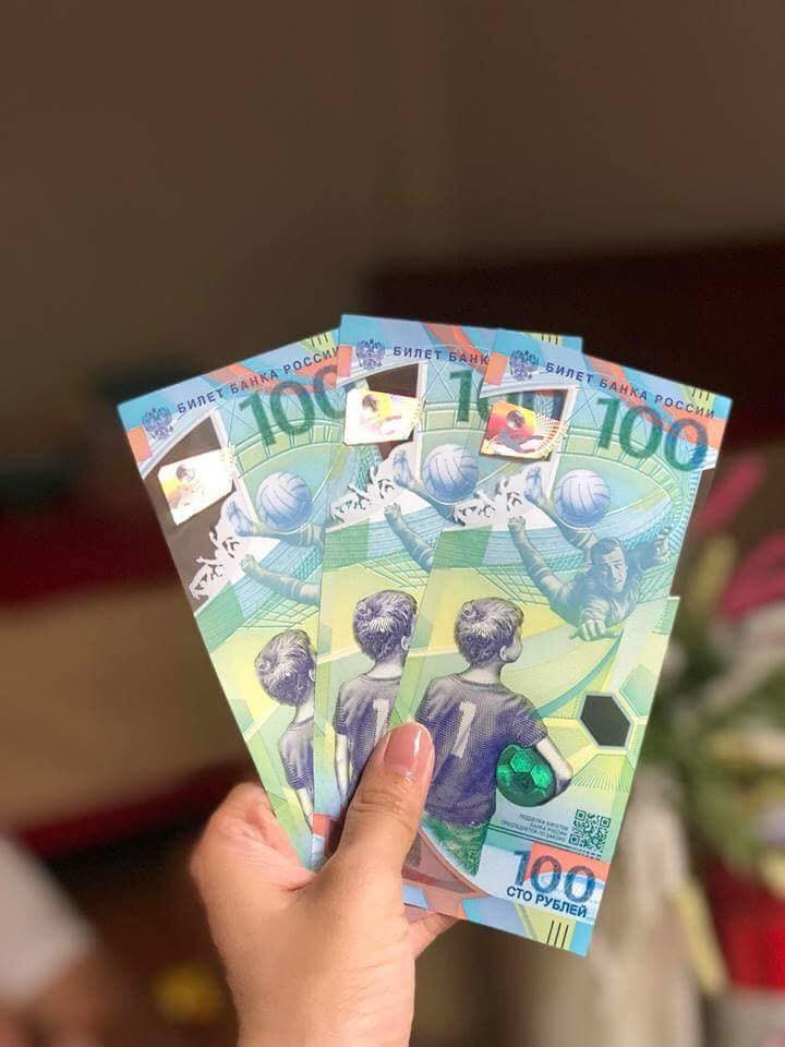 Cư dân mạng thi nhau khoe ảnh sở hữu tờ tiền 100 rúp phiên bản World Cup đến từ nước Nga - Ảnh 5. Cư dân mạng thi nhau khoe ảnh sở hữu tờ tiền 100 rúp phiên bản World Cup đến từ nước Nga 5