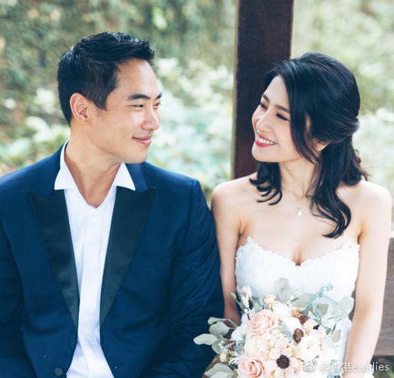 Mỹ nhân hot vì scandal mây mưa trong WC khoe ảnh cưới đẹp như cổ tích với đại gia - Ảnh 2. Mỹ nhân hot vì scandal 'mây mưa' trong WC khoe ảnh cưới đẹp như cổ tích với đại gia 2