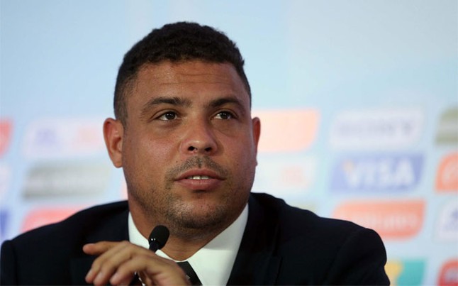 Nhìn Ronaldo xuất hiện trong lễ khai mạc World Cup 2018, đám 8x, 9x đời đầu mới chua chát nhận ra mình đã già lắm rồi - Ảnh 7. Nhìn Ronaldo xuất hiện trong lễ khai mạc World Cup 2018, đám 8x, 9x đời đầu mới 'chua chát' nhận ra mình đã già lắm rồi 8
