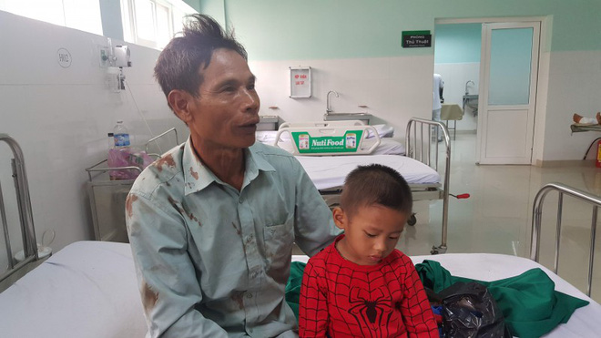 Tôi lần mò tìm vợ con, ai ngờ cầm được cánh tay đã đứt lìa của ai đó - Ảnh 1. 'Tôi lần mò tìm vợ con, ai ngờ cầm được cánh tay đã đứt lìa của ai đó' 1