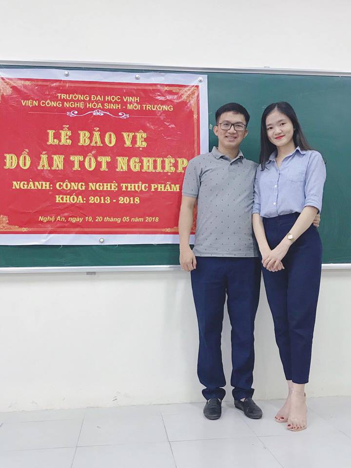Nữ sinh viên bất ngờ được thầy giáo quỳ gối cầu hôn trong lễ trao bằng tốt nghiệp - Ảnh 9. Nữ sinh viên bất ngờ được thầy giáo quỳ gối cầu hôn trong lễ trao bằng tốt nghiệp 8