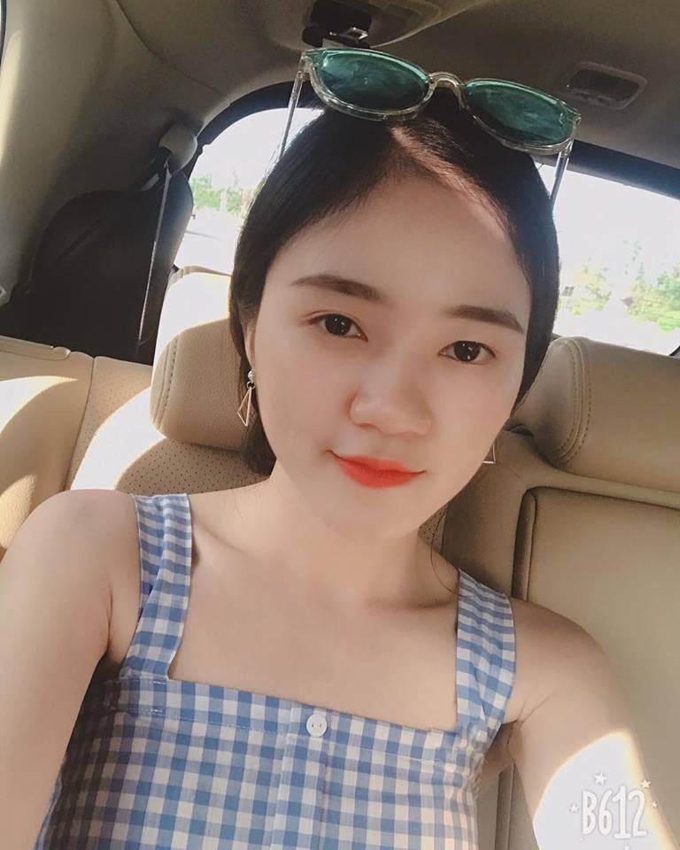 Nữ sinh viên bất ngờ được thầy giáo quỳ gối cầu hôn trong lễ trao bằng tốt nghiệp - Ảnh 6. Nữ sinh viên bất ngờ được thầy giáo quỳ gối cầu hôn trong lễ trao bằng tốt nghiệp 5