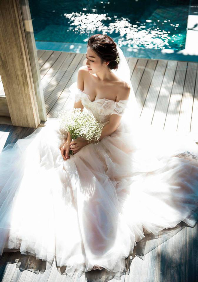 Á hậu Tú Anh chính thức lên tiếng về chuyện kết hôn, công khai ảnh chồng sắp cưới - Ảnh 2. Á hậu Tú Anh chính thức lên tiếng về chuyện kết hôn, công khai ảnh chồng sắp cưới 2