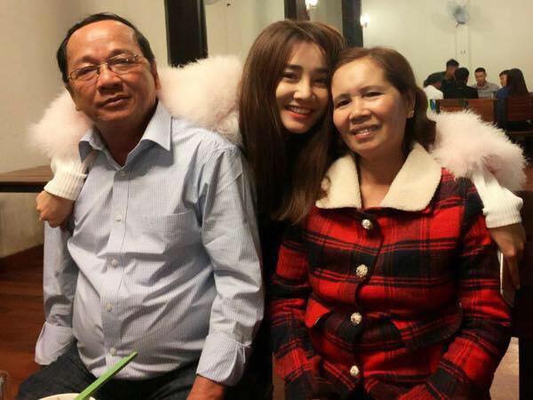 Nhã Phương bị chỉ trích vì dùng chuyện gia đình để gây chú ý - Ảnh 2. Nhã Phương lên tiếng khi bị dân mạng chỉ trích và cho rằng dùng chuyện gia đình để gây sự chú ý 1