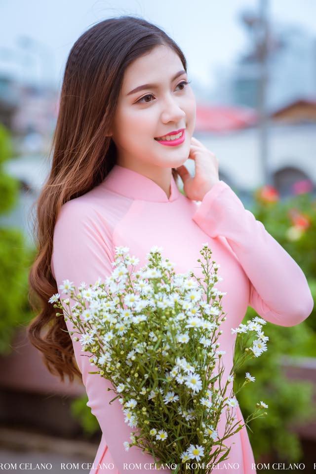 Cận cảnh vẻ nóng bỏng của MC mặc bikini dẫn World Cup gây xôn xao 13 Cận cảnh vẻ nóng bỏng của MC mặc bikini dẫn World Cup gây xôn xao 13