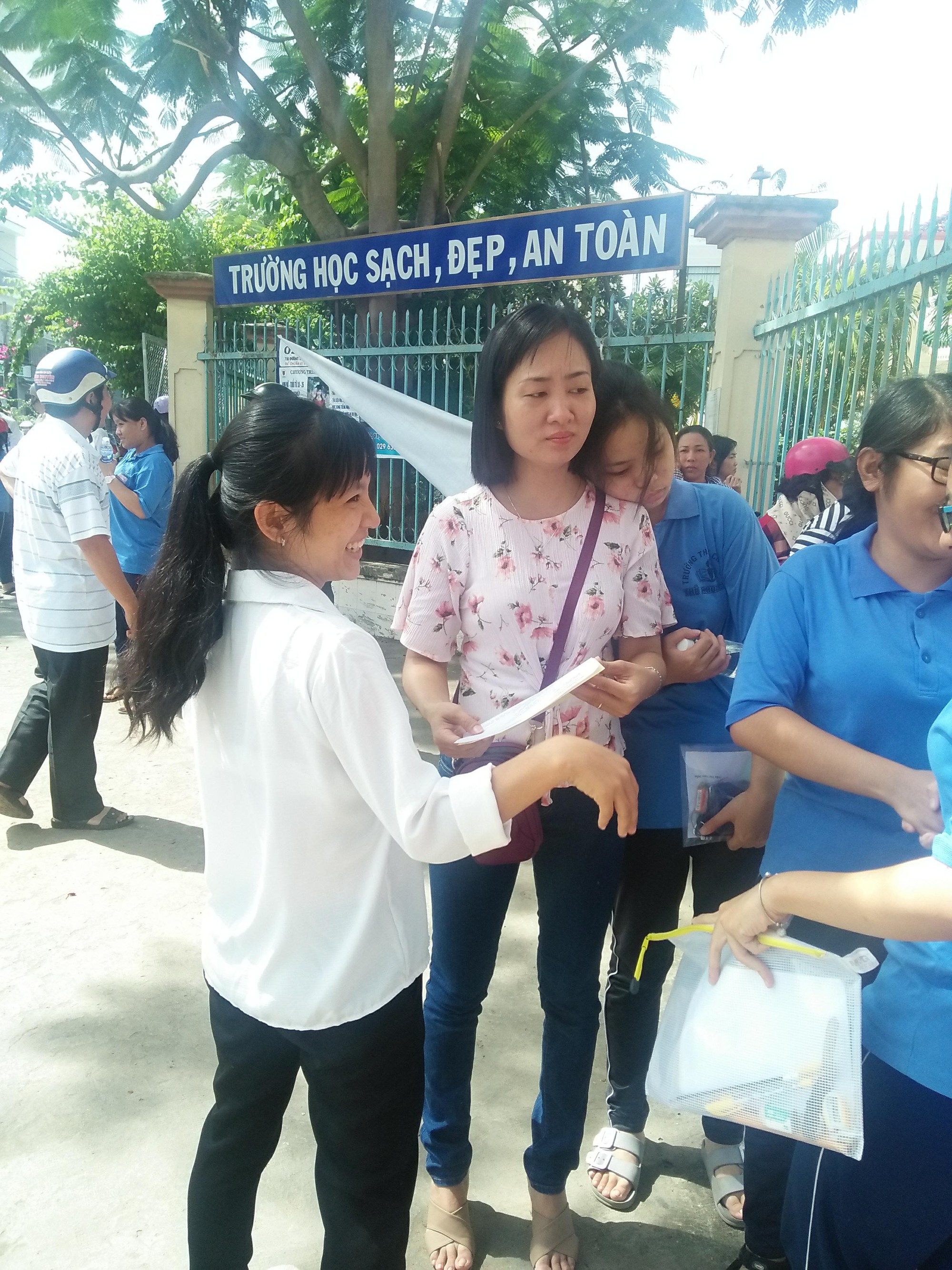 Thạc sĩ Văn học: Đề thi Ngữ văn không chỉ dành cho học sinh mà là vấn đề cả xã hội cần suy ngẫm - Ảnh 7. Thạc sĩ Văn học: Đề thi Ngữ văn không chỉ dành cho học sinh mà là vấn đề cả xã hội cần suy ngẫm 7