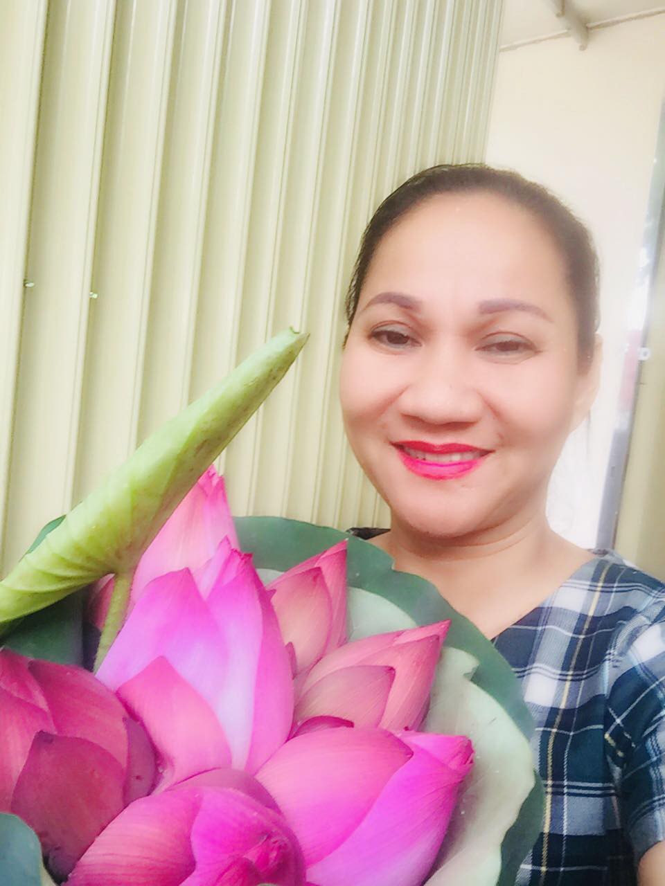 Thương thí sinh phải đi đi về về quãng đường xa, bà chủ nhà nghỉ quyết định miễn phí toàn bộ phòng ốc cho các sĩ tử dịp thi THPT Quốc gia - Ảnh 2. Thương thí sinh phải đi về quãng đường xa, bà chủ nhà nghỉ quyết định miễn phí toàn bộ phòng ốc cho các sĩ tử dịp thi THPT Quốc gia 2