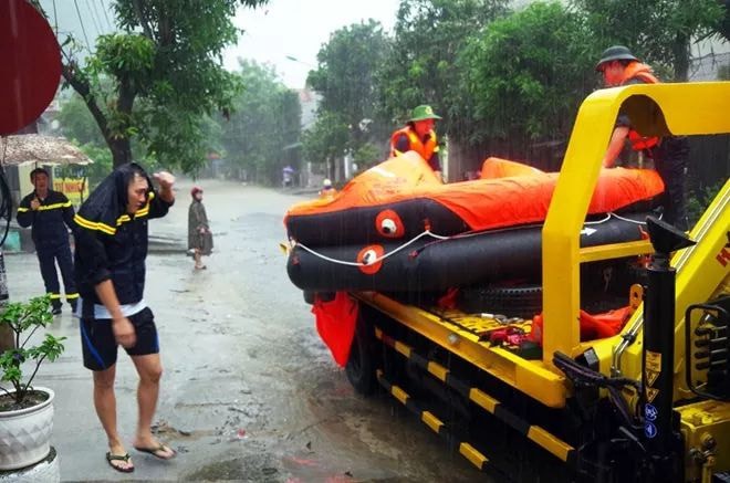 Hà Giang: Do mưa lũ lớn, lực lượng chức năng được huy động toàn lực để giúp thí sinh tới điểm thi THPT an toàn - Ảnh 6. Hà Giang: Do mưa lũ lớn, lực lượng chức năng được huy động toàn lực để giúp thí sinh tới điểm thi THPT an toàn 6