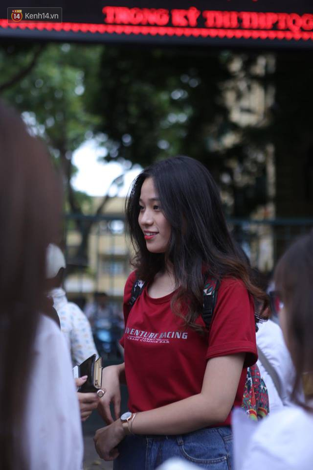 Thi cử căng thẳng là thế mà các nữ sinh Việt vẫn xinh xắn và rạng ngời trong nắng hè! - Ảnh 8. Thi cử căng thẳng là thế mà các nữ sinh Việt vẫn xinh xắn và rạng ngời trong nắng hè! 8